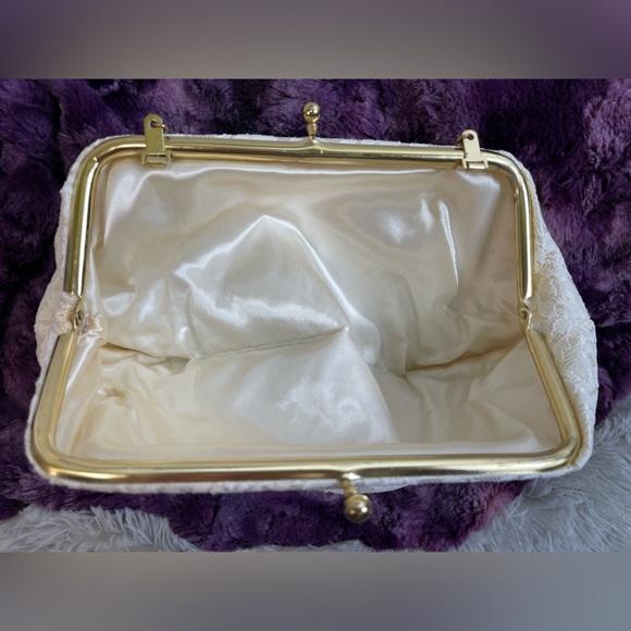 Wedding/Prom Clutch Bag with Gold Chain - Picture 2 of 4